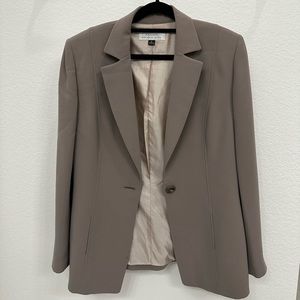 Tahari blazer